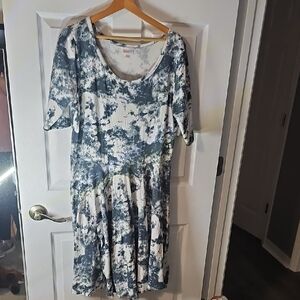LuLaRoe Blue and White Patterned Midi Dress